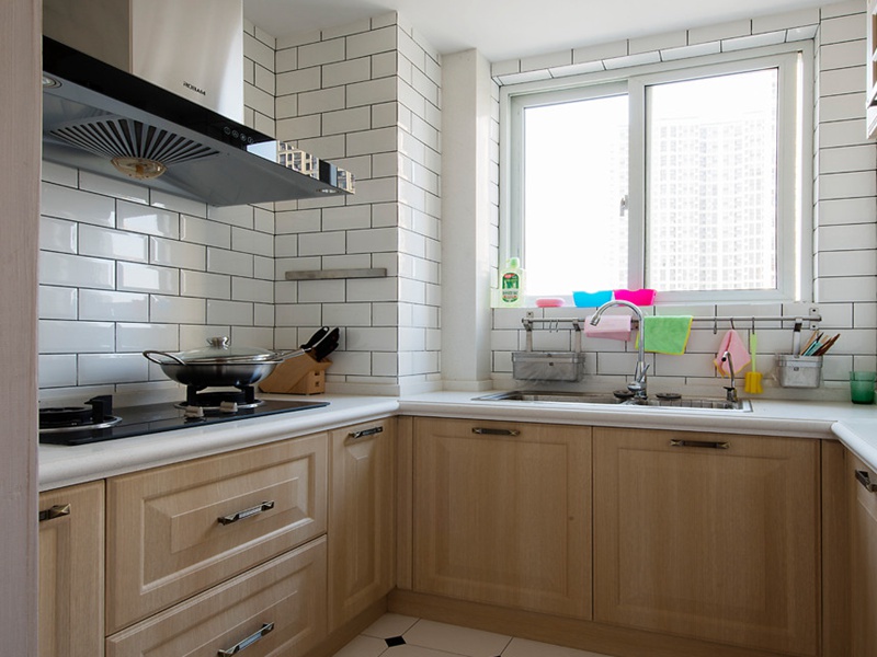 解決菜盆水龍頭漏水怎么修，正規(guī)公司預(yù)約維修師傅上門服務(wù)